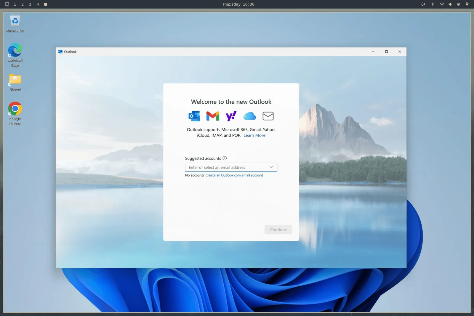 Windows 11 menjalankan Outlook di dalam Omarchy, dengan bar desktop Omarchy kelihatan di atasnya